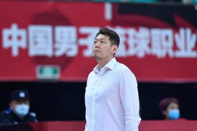 bl猛烈顶撞高潮失禁哭男男视频